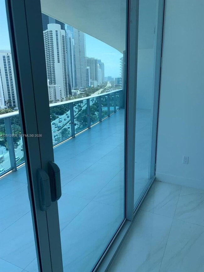 Building Photo - 17550 Collins Ave
