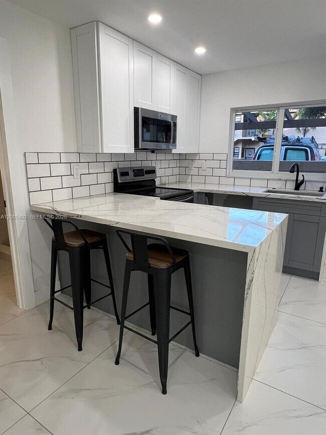 Building Photo - 3632 SW 112th Ave