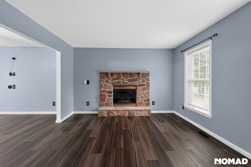 Building Photo - 122 Sawmill Rd