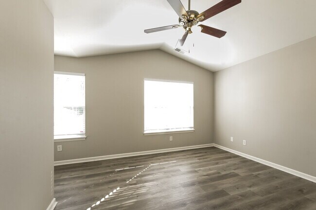 Building Photo - 5746 Laborde Ave
