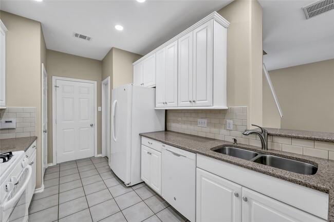 Building Photo - 19 Peach Ridge Pl