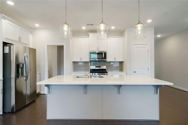 Building Photo - 313 Niles Ct