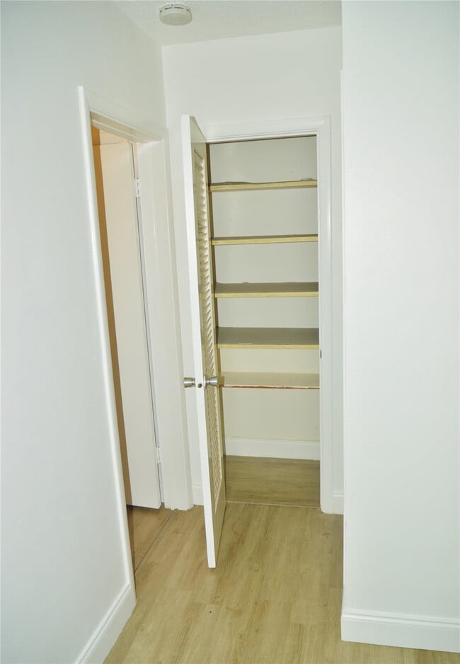 Building Photo - 4770 NW 10th Ct