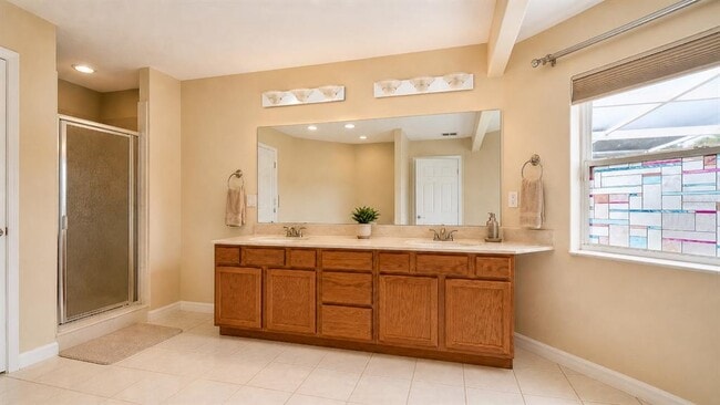 Building Photo - 357 Fairway Pointe Cir