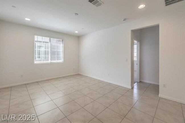 Building Photo - 89 Oratorio Dr