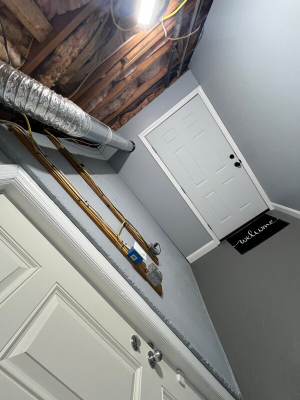 Building Photo - 655 Middle Country Rd