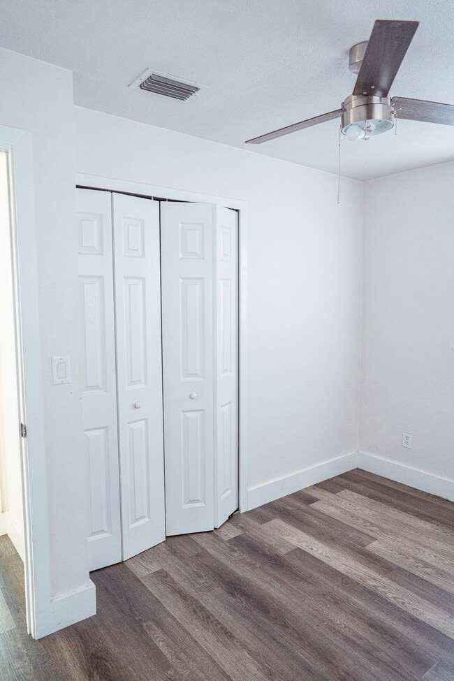 Building Photo - 6671 Fiesta Way
