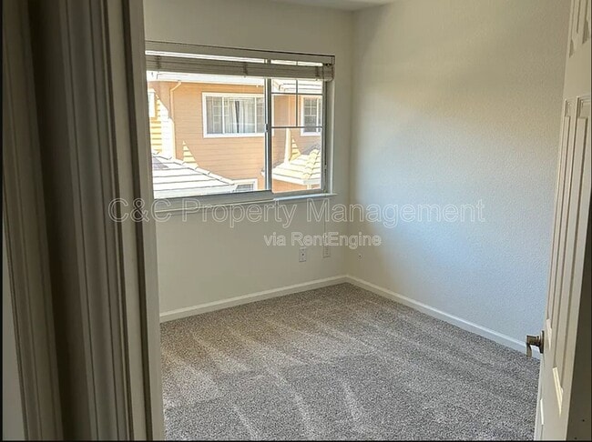 Building Photo - 542 Mill River Ln