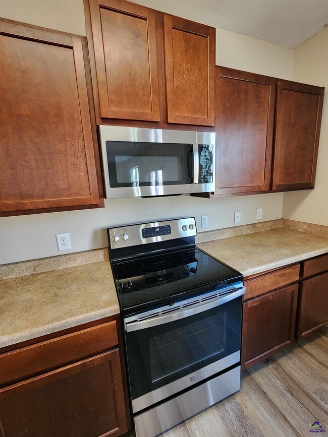 Building Photo - 223 Flowing Meadows Dr