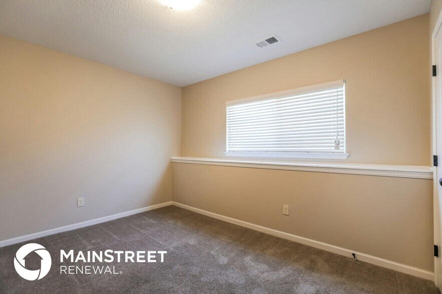 Building Photo - 505 192nd St