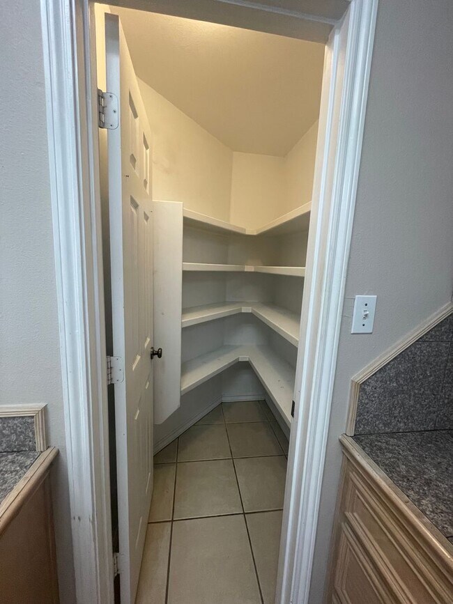 Building Photo - Waterfront Living in Corpus Christi – 3 Bed, 2 Bath Home with Boat Lifts & Scenic Views