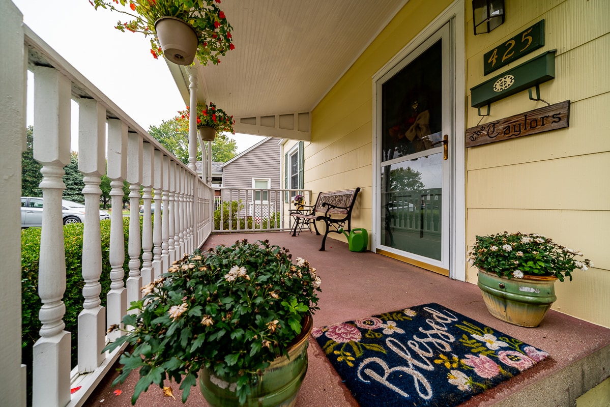 Front Porch - 425 Virginia Ave