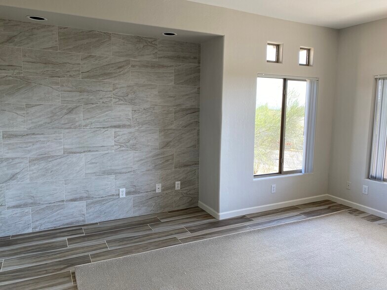 Building Photo - 8880 E Paraiso Dr