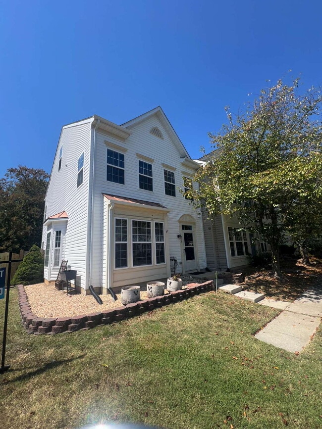 Building Photo - Move-in Special: $100 off of the first mon...