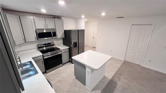 Building Photo - 186 Hurtig Ave NW