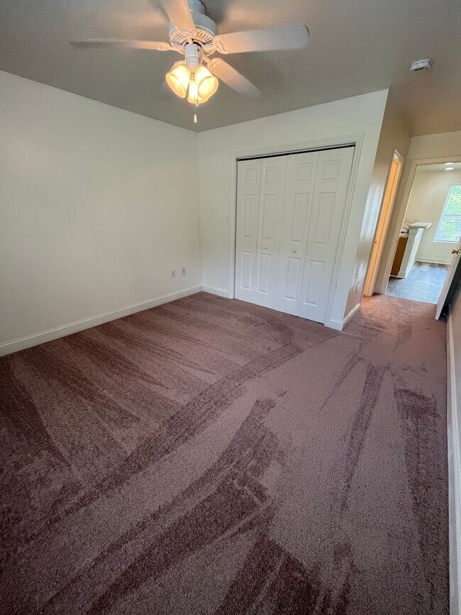 Building Photo - 1911-A/B Tabor Village Dr.