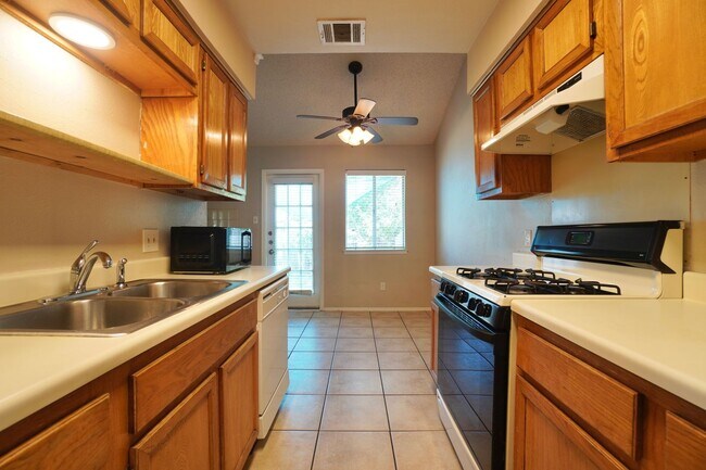 Building Photo - 7602 Woodstone Cove