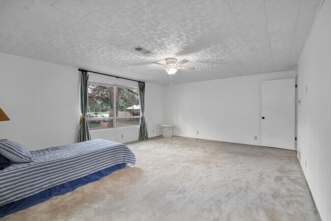 Building Photo - 6348 County Rd 659
