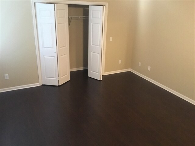 Building Photo - 586 Hollerman Ln