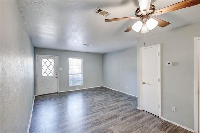 Building Photo - 613 Carriagehouse Ln