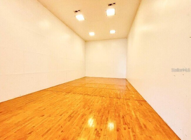 Building Photo - 1400 Gandy Blvd N