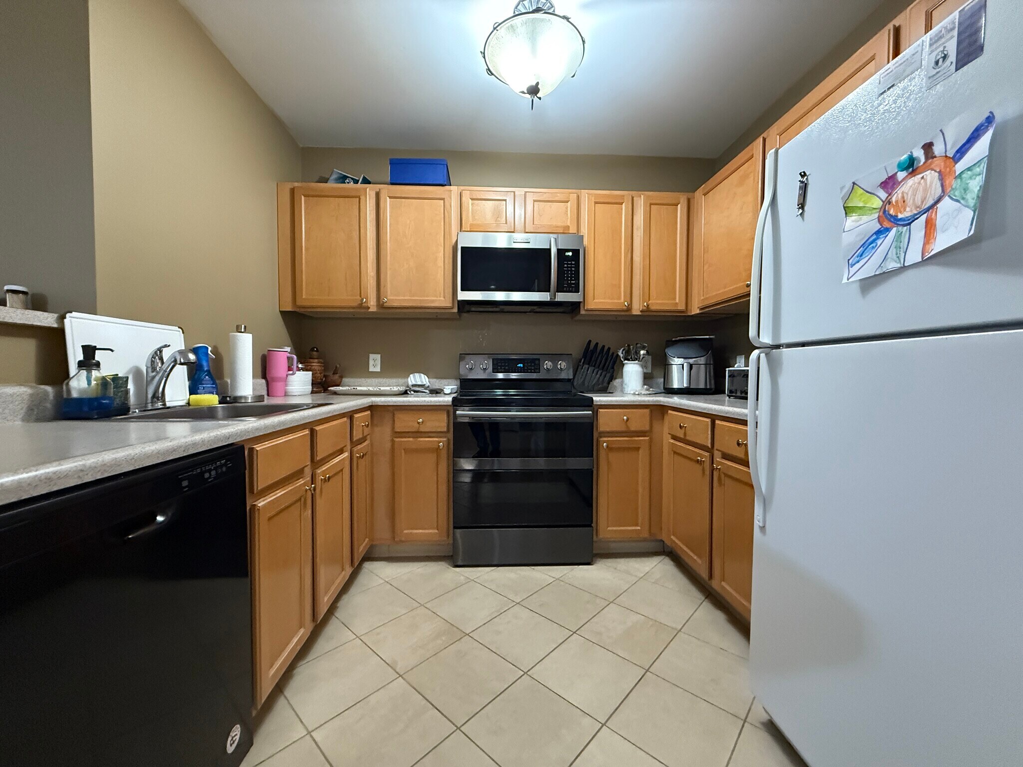 Building Photo - 211 Central St