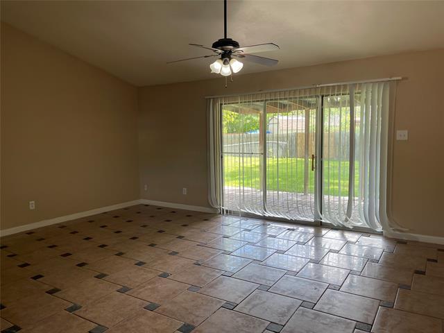 Building Photo - 7204 Shadow Bend Dr