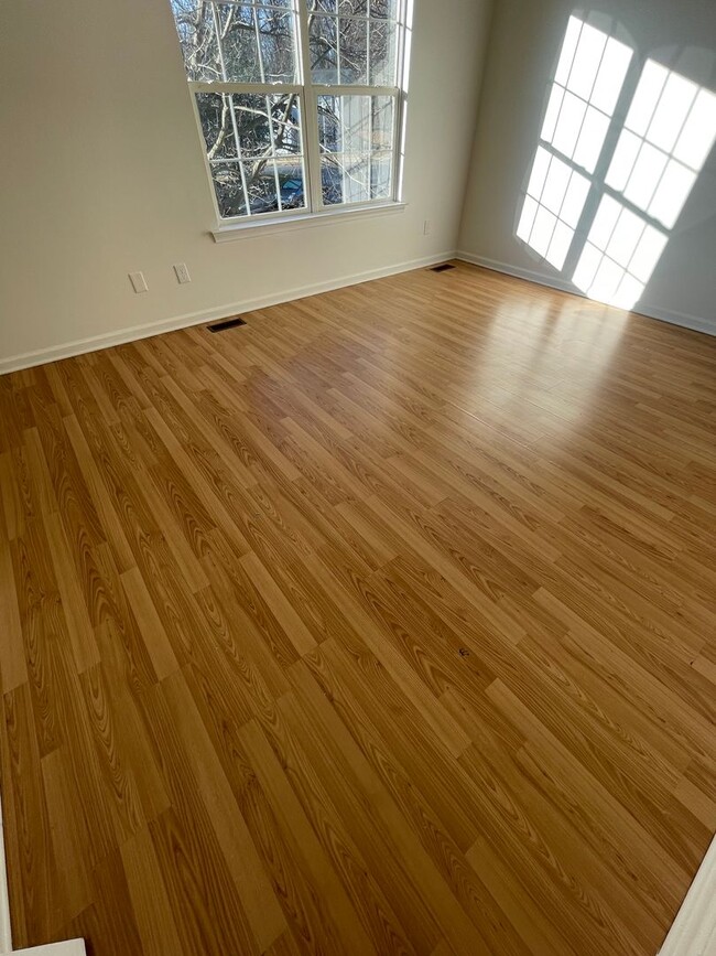 Building Photo - 106 Country Run Dr