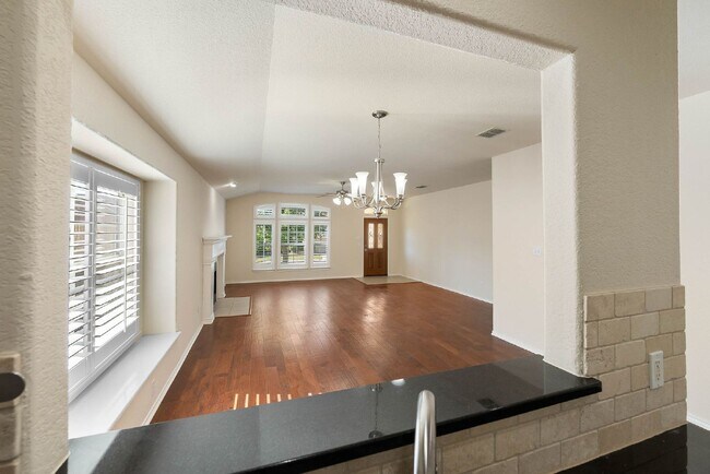 Building Photo - Gated Community - Resort Amenities