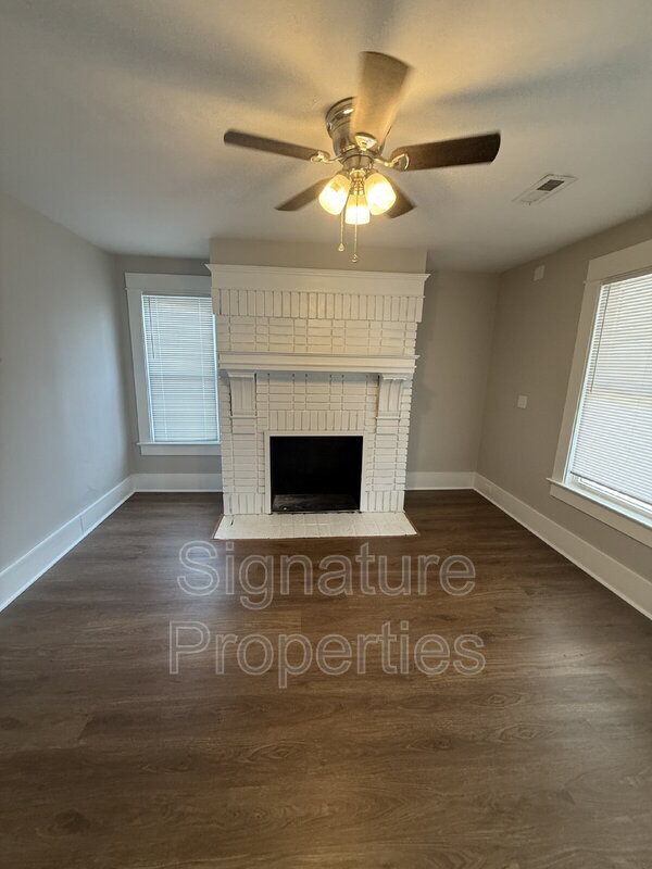 Building Photo - 180 W Balview Ave