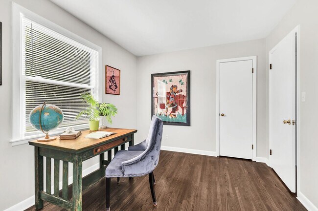 Building Photo - 3 Bedroom 1 Bath Donelson House by Two Riv...