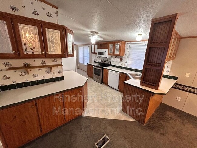 Building Photo - 5035 Park Creek Dr