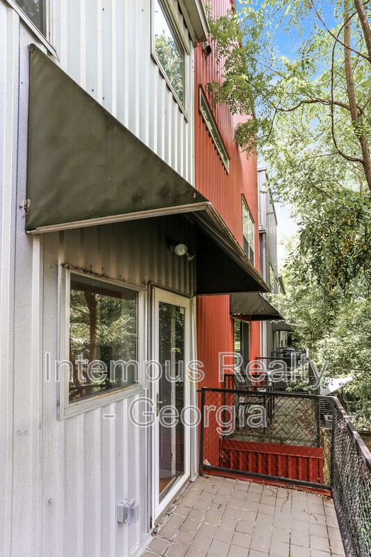 Building Photo - 241 Maynard Terrace SE