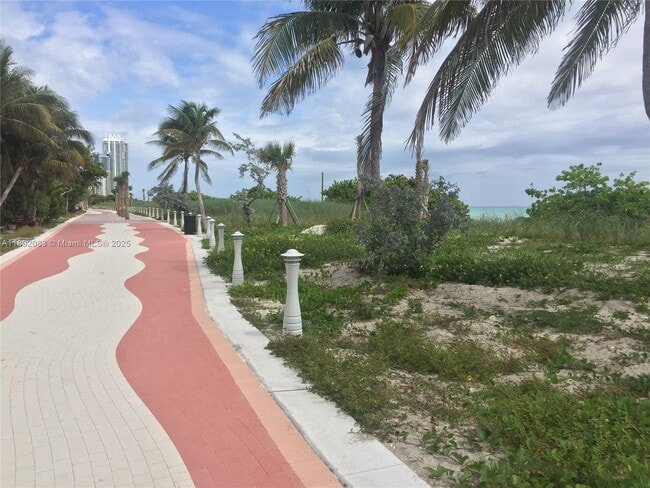 Building Photo - 5415 Collins Ave