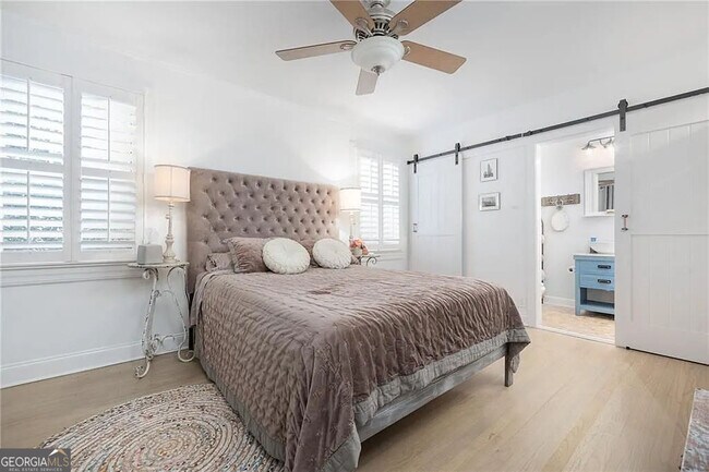 Building Photo - 302 Hascall Rd NW