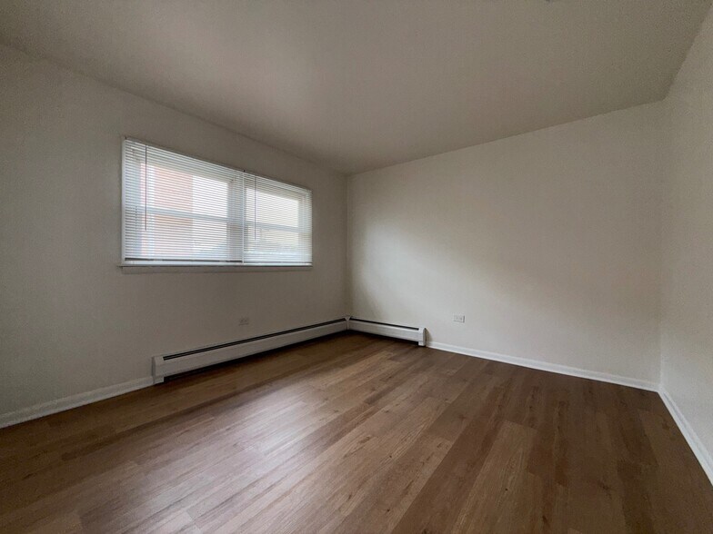 Building Photo - 7920 S 82nd Ave