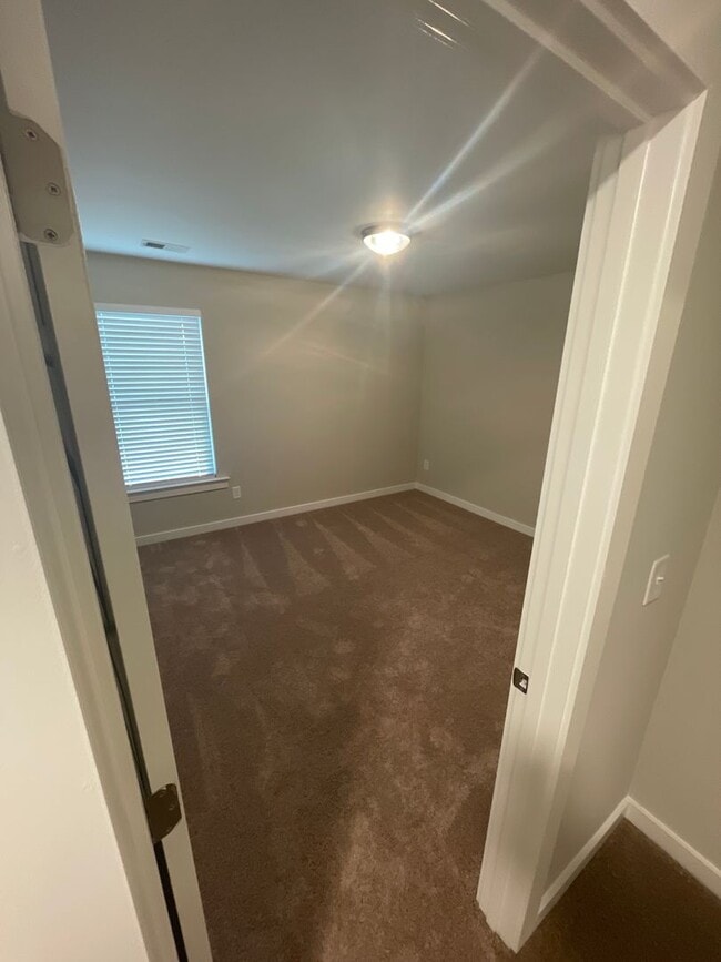 Building Photo - Home for Rent in Oak Grove, AL!!! Available to View Now!