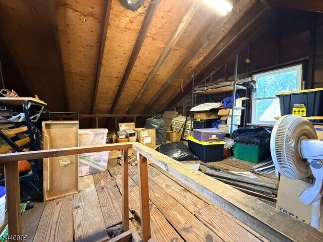 Building Photo - 209 Summit Ave