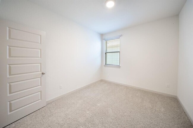 Building Photo - 119 Big Cypress Byu Rd