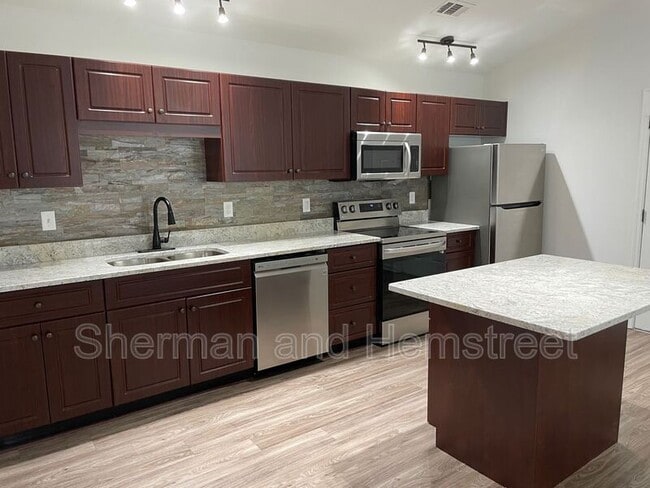 Building Photo - 3301 London Ct SW