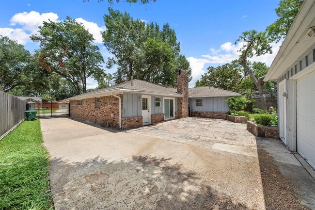 Building Photo - 7007 Northampton Way