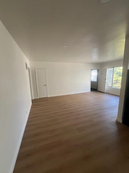 Building Photo - 3636 Mentone Ave