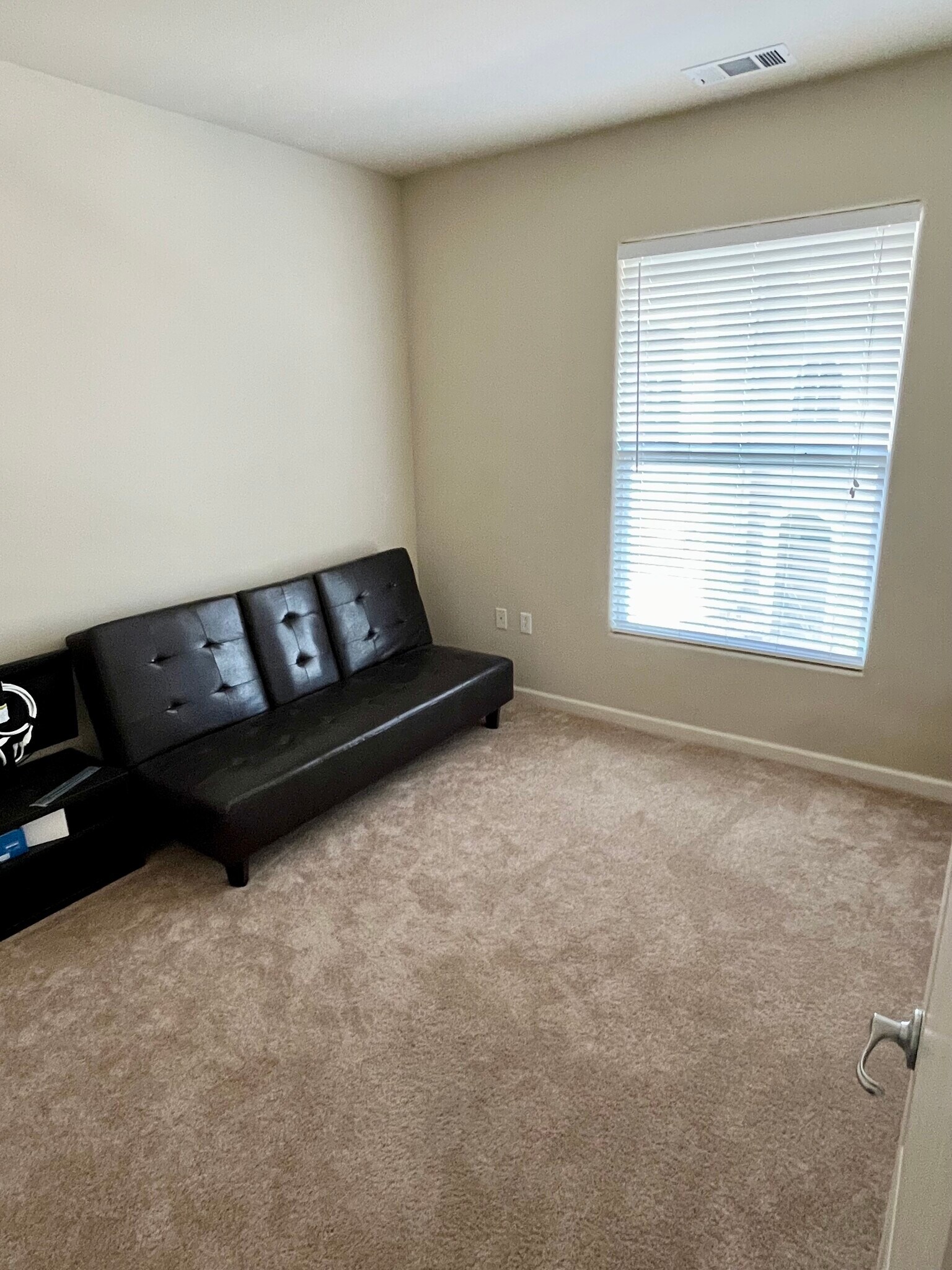 Secondary bedroom - 5350 Dunlay