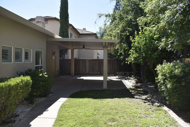 Building Photo - 42 Penelope Ct