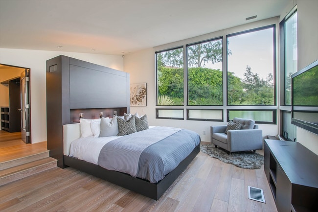 Master Bedroom - 1440 N Kings Rd