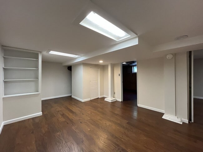 Building Photo - Bright and Welcoming Home with Modern Kitchen, Expansive Backyard & Flexible Living Space