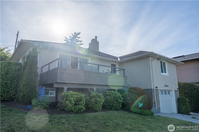 Building Photo - 10861 Auburn Ave S