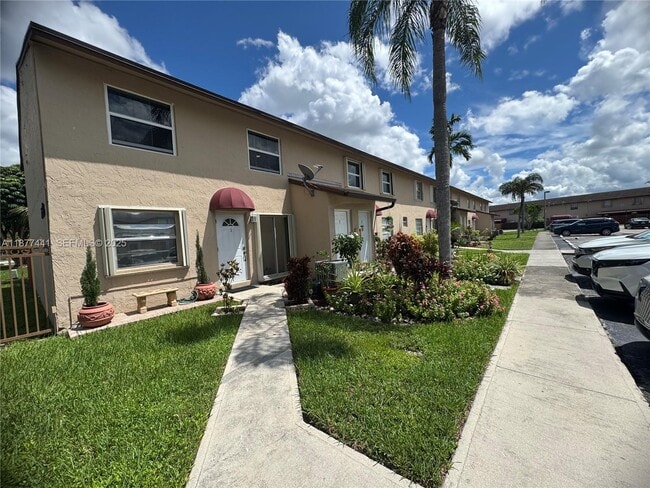 Building Photo - 15250 SW 80th St