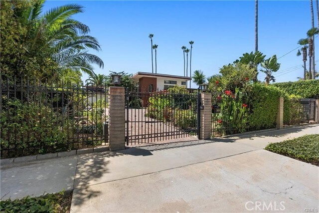 Primary Photo - 2105 W Paseo Del Mar