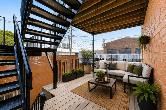 Building Photo - 2455 W Arthington St